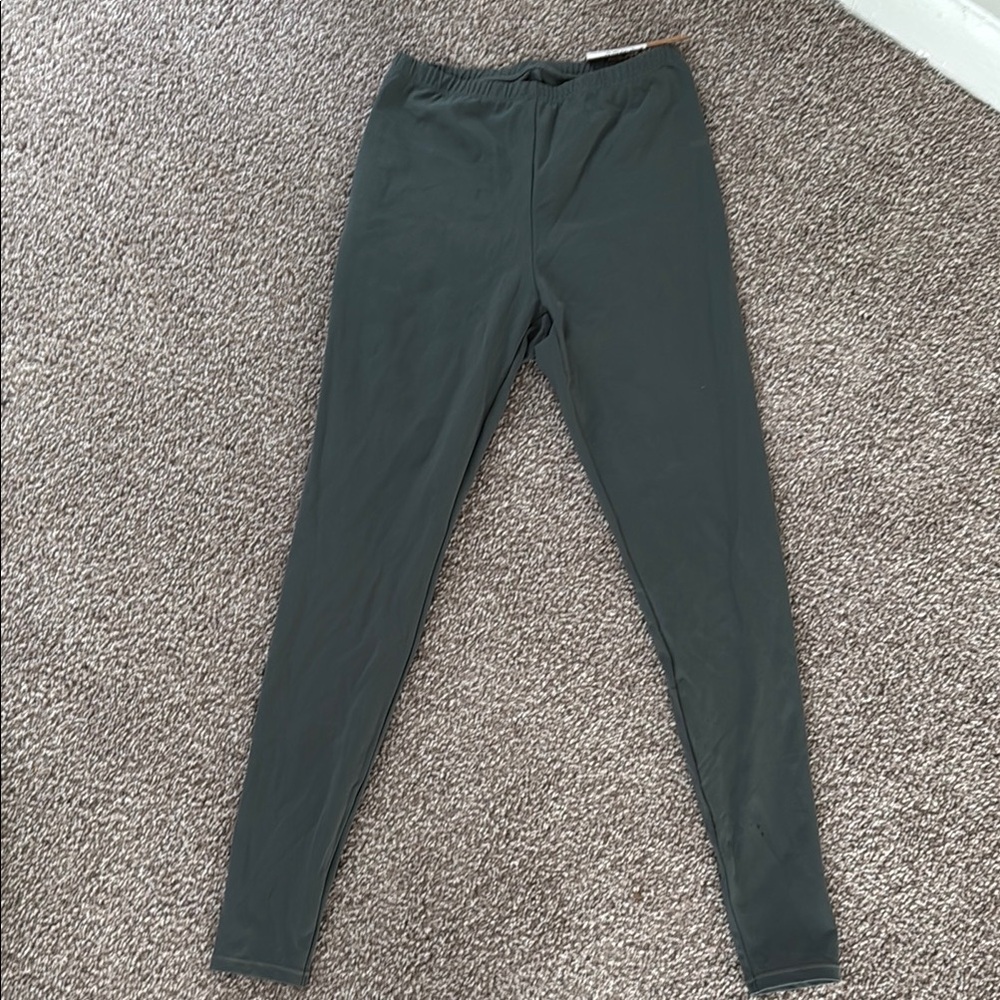SKIMS Black Leggings with Stretchy Fit and Minimal Design